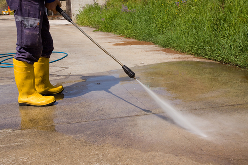 Driveway Cleaning in Galveston: How to Remove Rust, Oil, and Tire Marks for Good