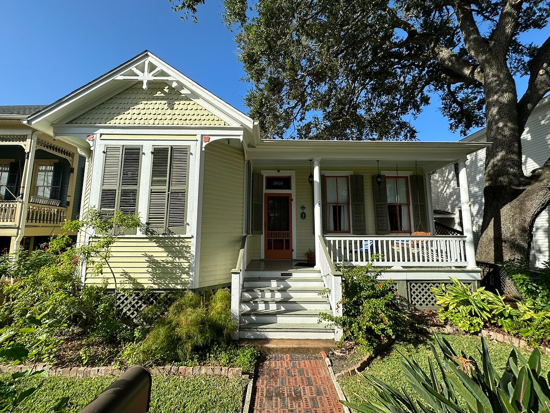 Residential Softwashing of a Historical Galveston House 